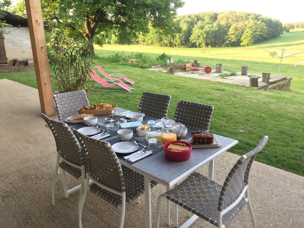 La Ferme Du Bonheur Bed & Breakfast Arbigny Exterior photo